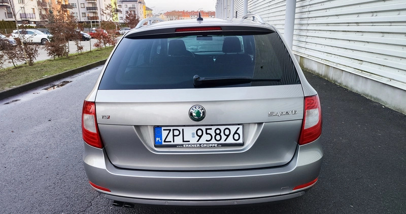 Skoda Superb cena 29900 przebieg: 248000, rok produkcji 2010 z Szczecin małe 596